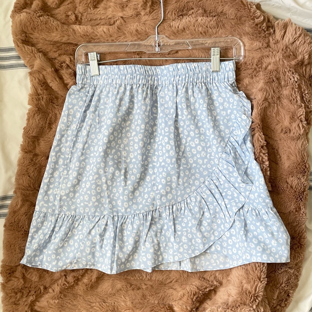 Vero Moda Nordstrom • NWT• Baby Blue Floral Mini Skirt